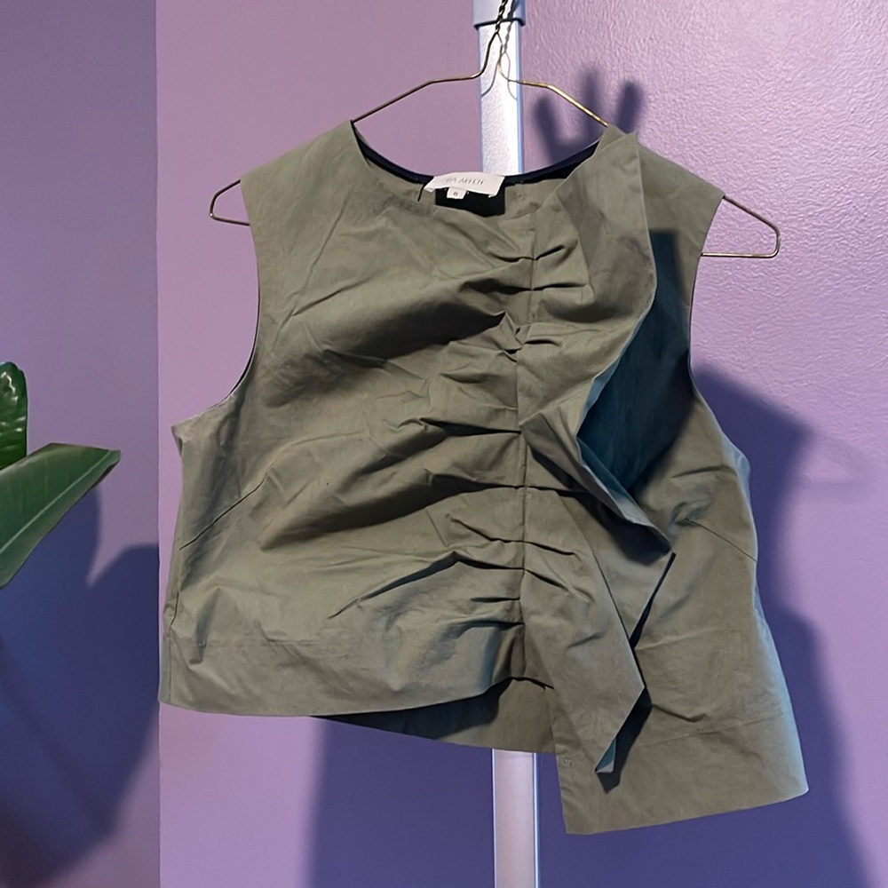 Isa Arfen size 8 crop top with ruffle detail